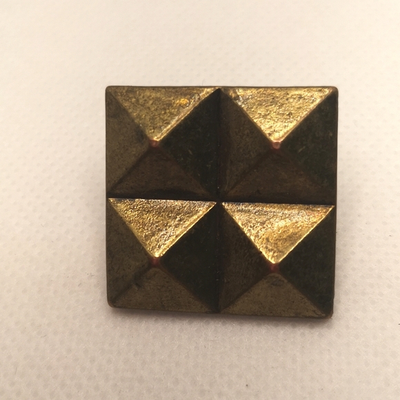 Vintage bronze tone piramid studs - Picture 3 of 4